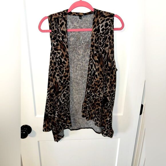 Leopard Print Sleeveless Kimono - Picture 1 of 4
